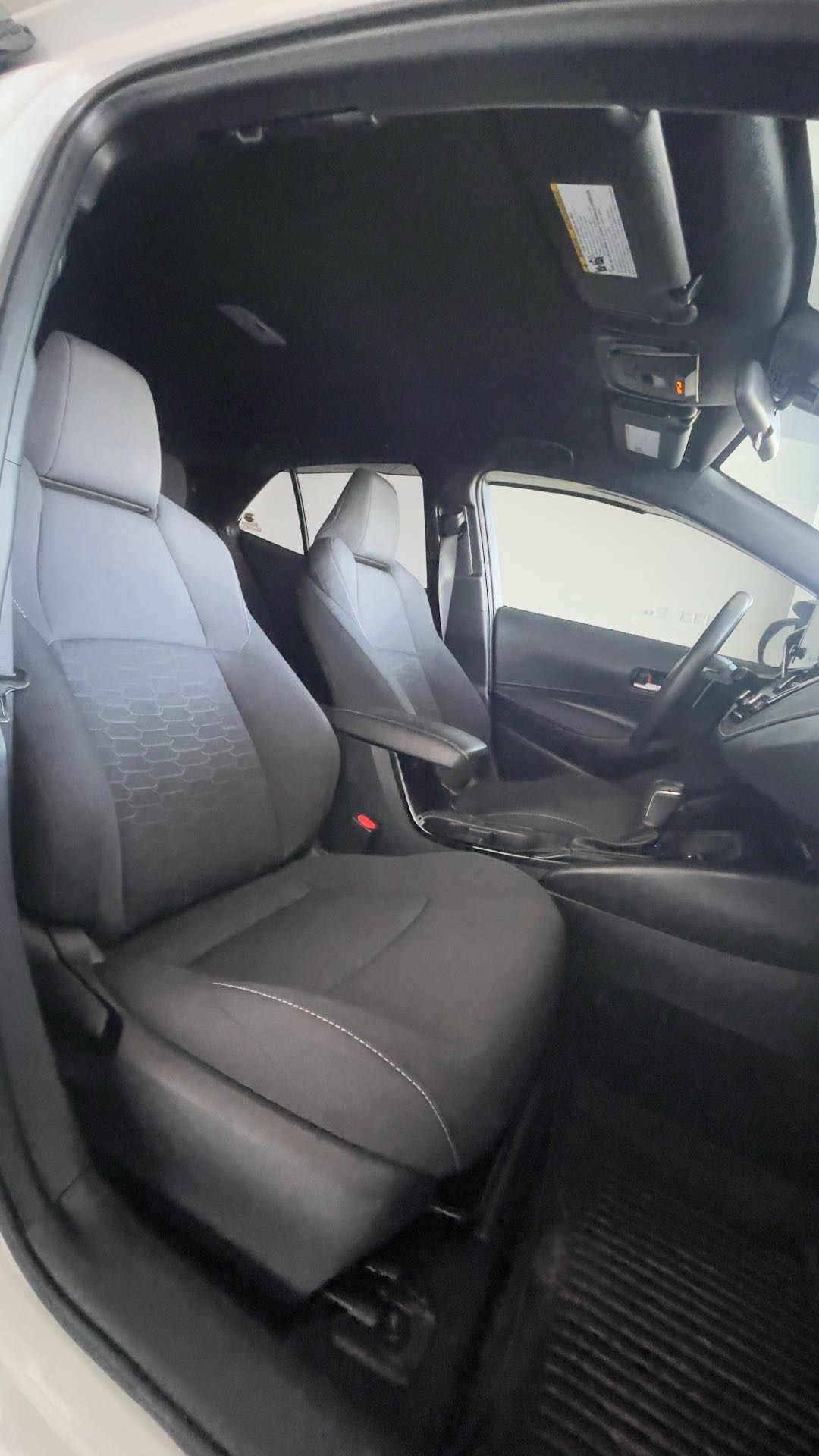 2023 Toyota Corolla SE thumbnail 6