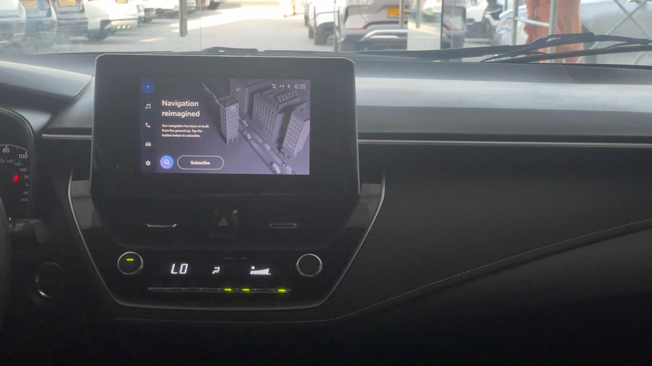 2023 Toyota Corolla SE thumbnail 19