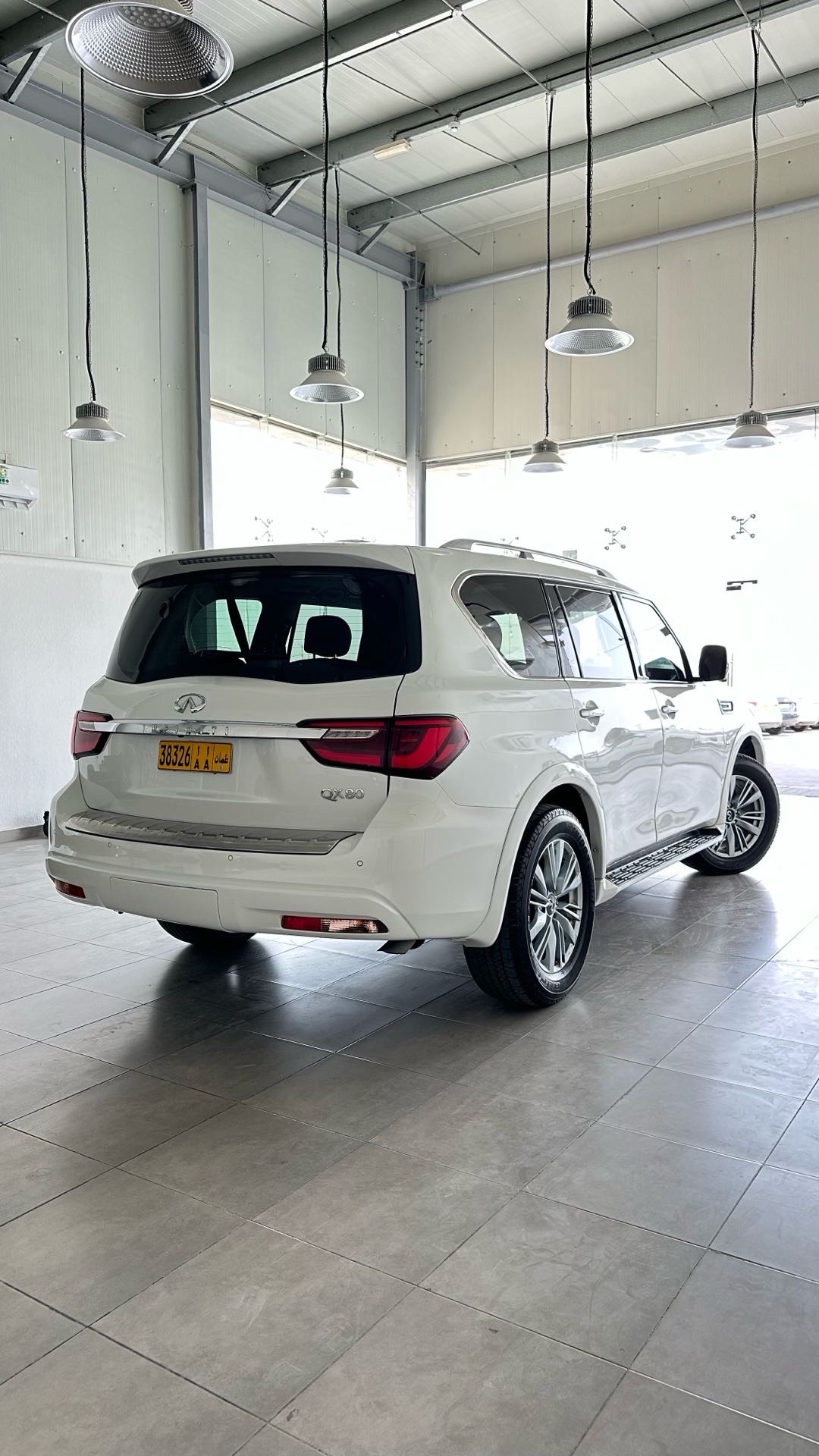 2019 Infiniti QX80 Luxe thumbnail 6