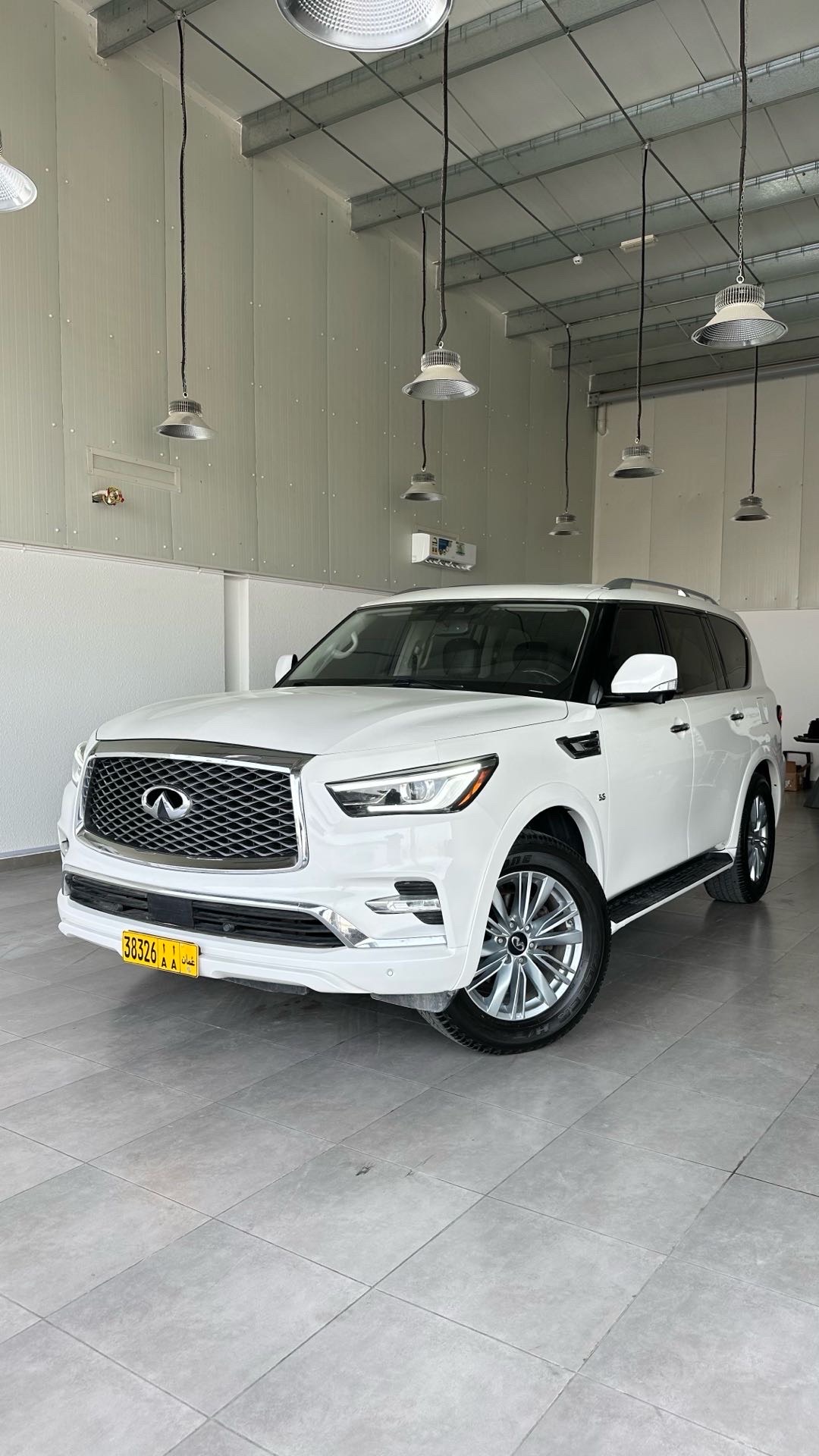 2019 Infiniti QX80 Luxe thumbnail 7