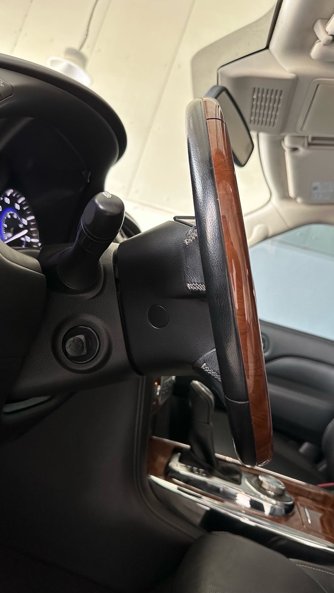 2019 Infiniti QX80 Luxe thumbnail 28