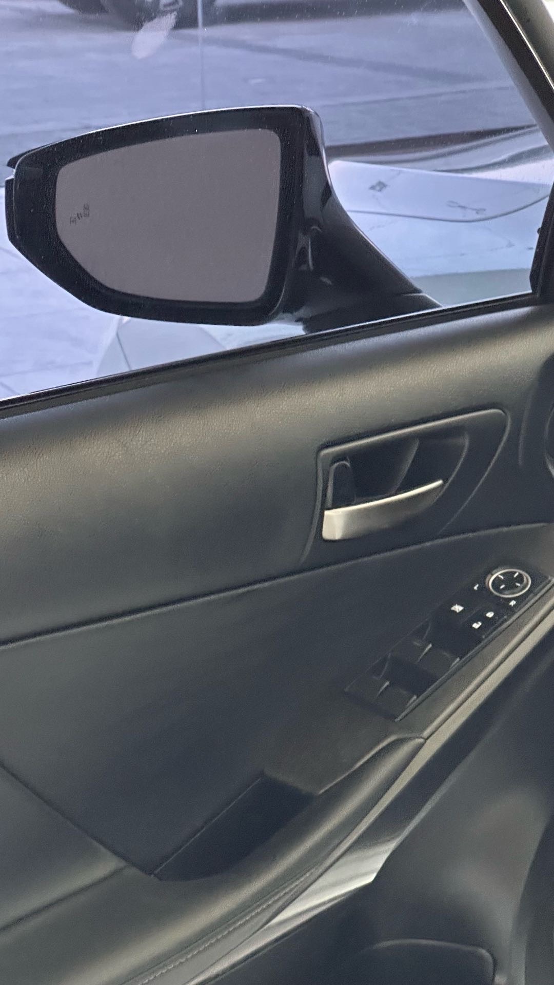2021 Lexus IS 350 thumbnail 13