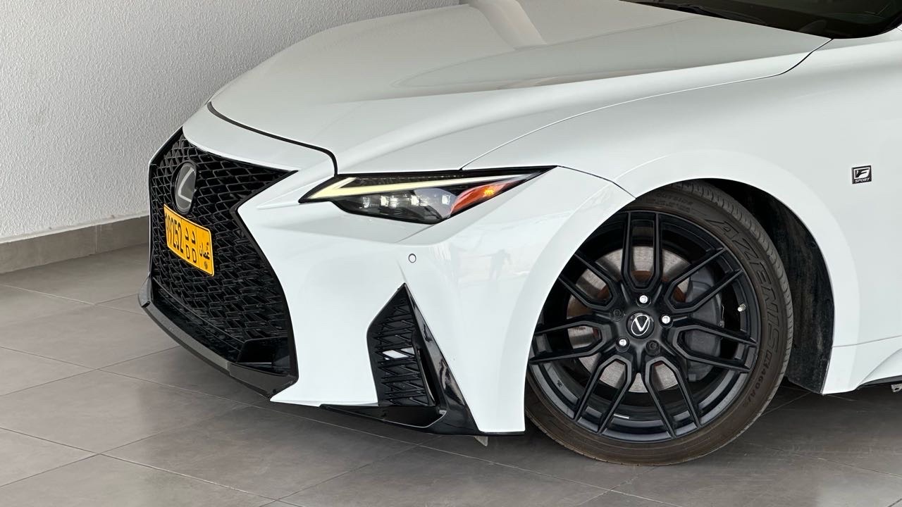 2021 Lexus IS 350 thumbnail 30