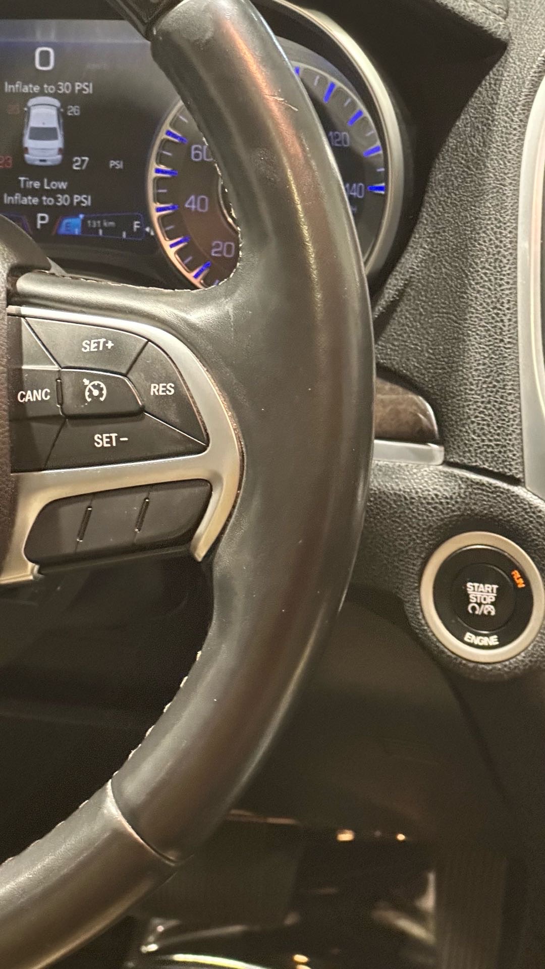 2016 Chrysler 300 350 thumbnail 21
