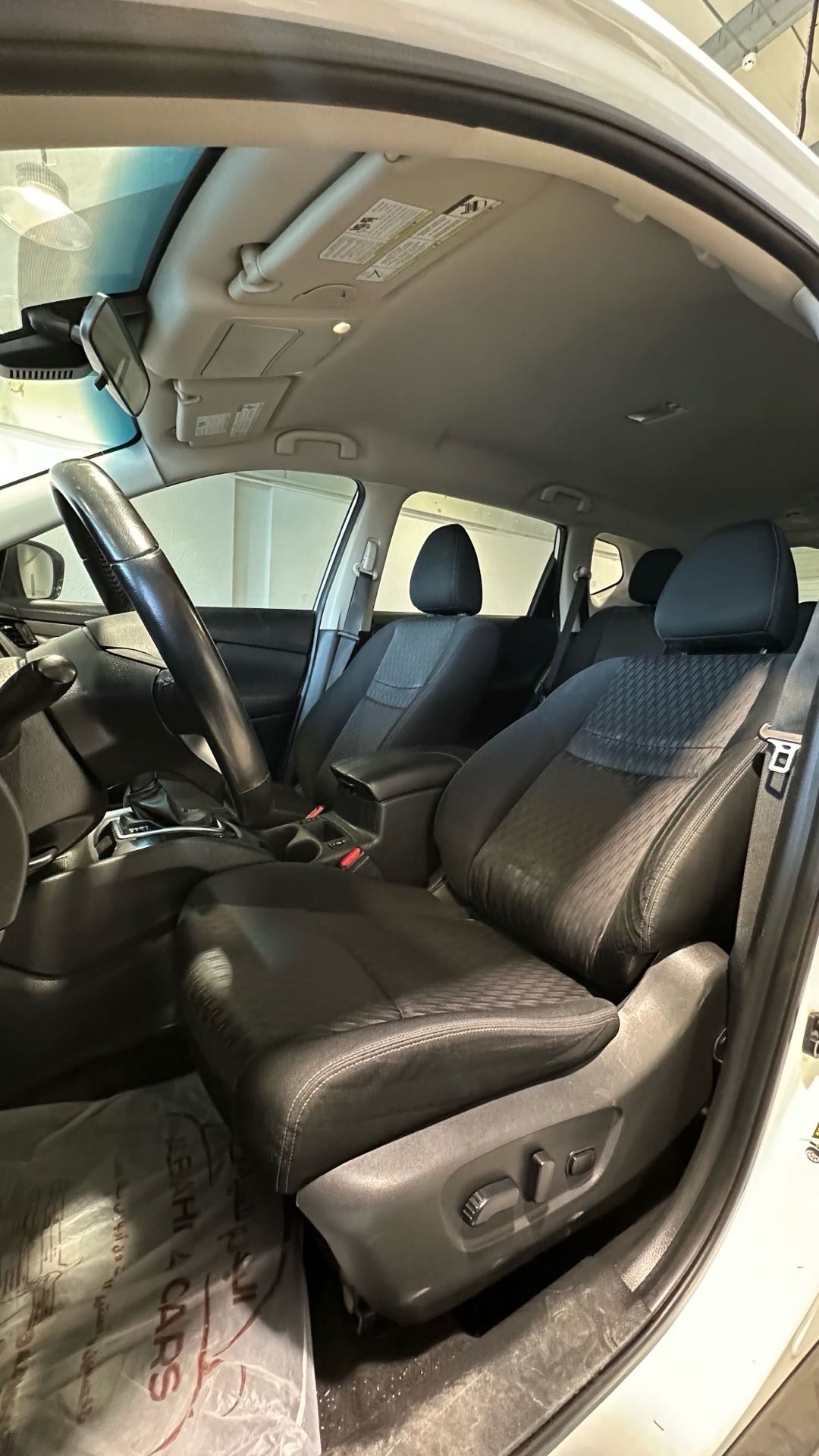 2020 Nissan Rogue SV thumbnail 11