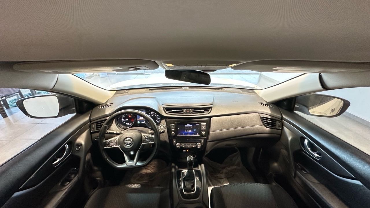 2020 Nissan Rogue SV thumbnail 14