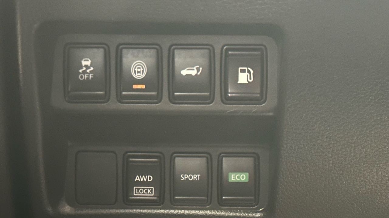 2020 Nissan Rogue SV thumbnail 19