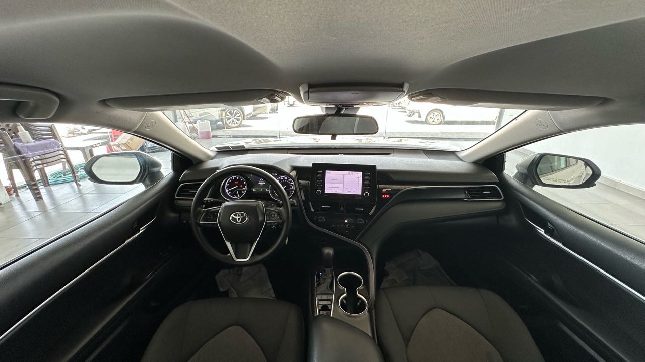 2023 Toyota Camry LE thumbnail 10