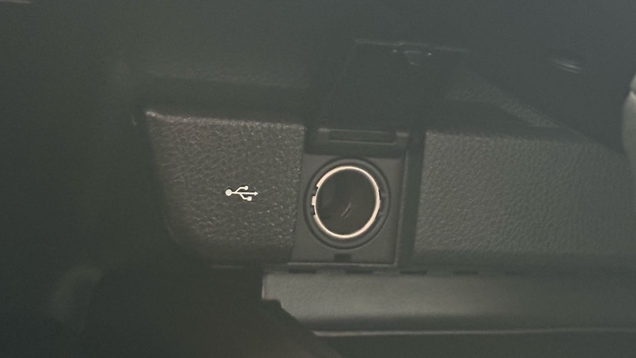 2023 Toyota Camry LE thumbnail 13