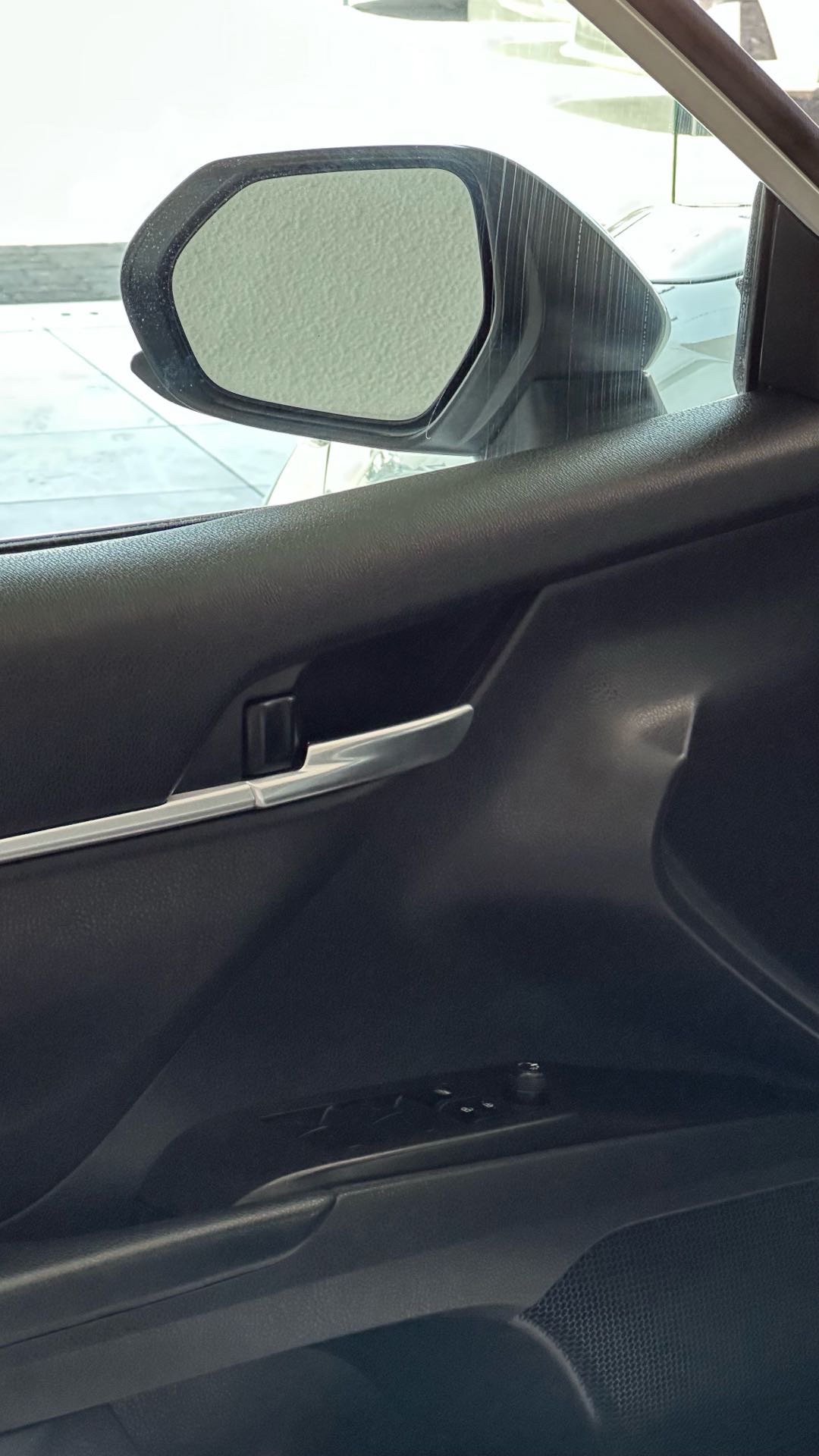 2023 Toyota Camry LE thumbnail 15