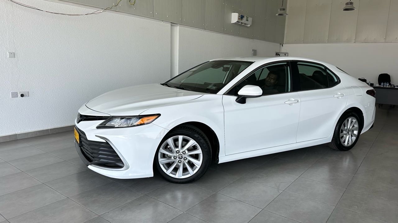 2023 Toyota Camry LE thumbnail 25