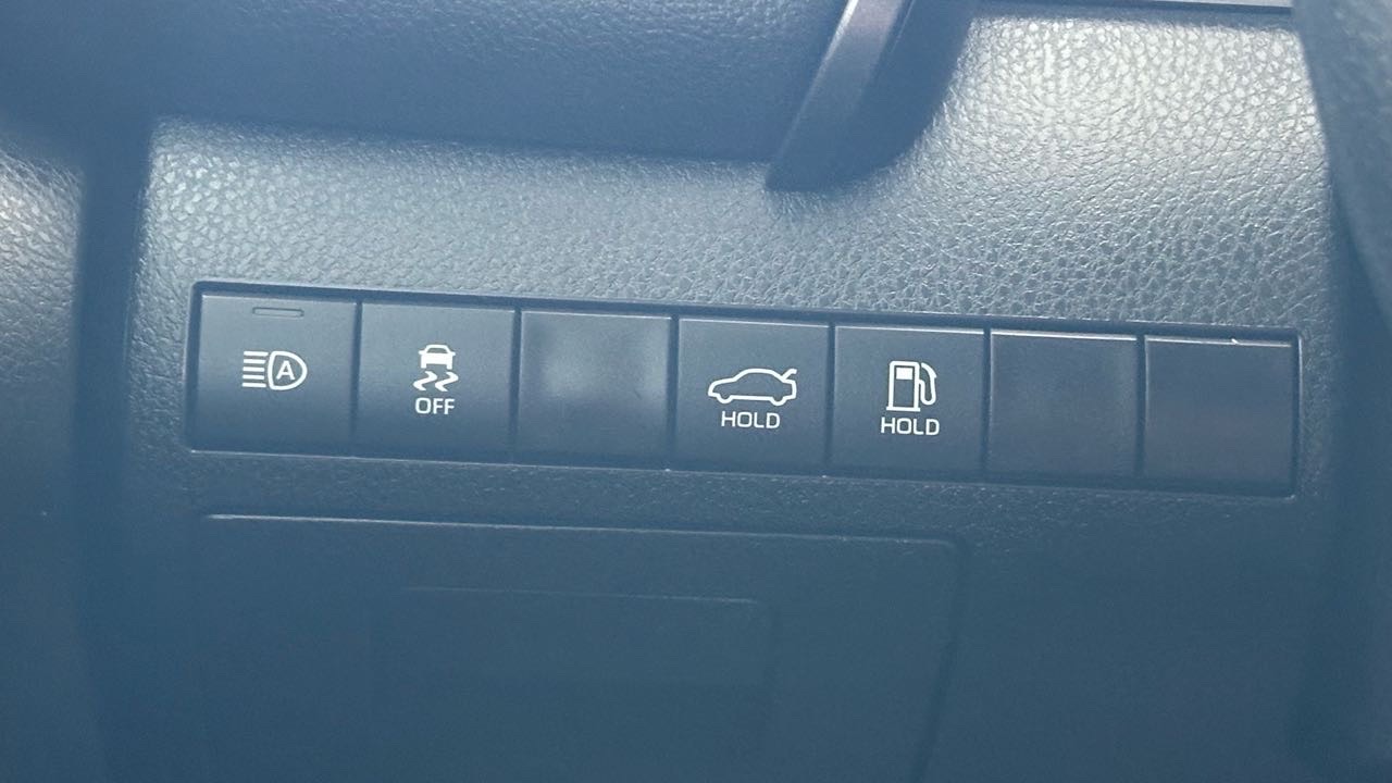 2023 Toyota Camry LE thumbnail 26