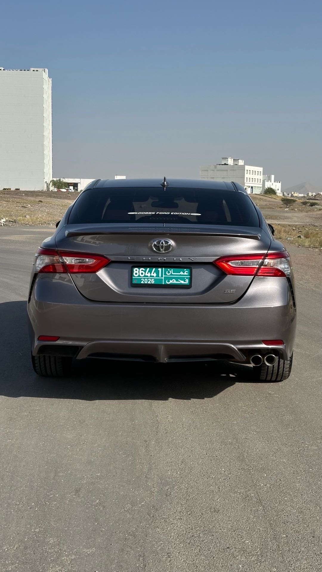 2019 Toyota Camry SE thumbnail 2