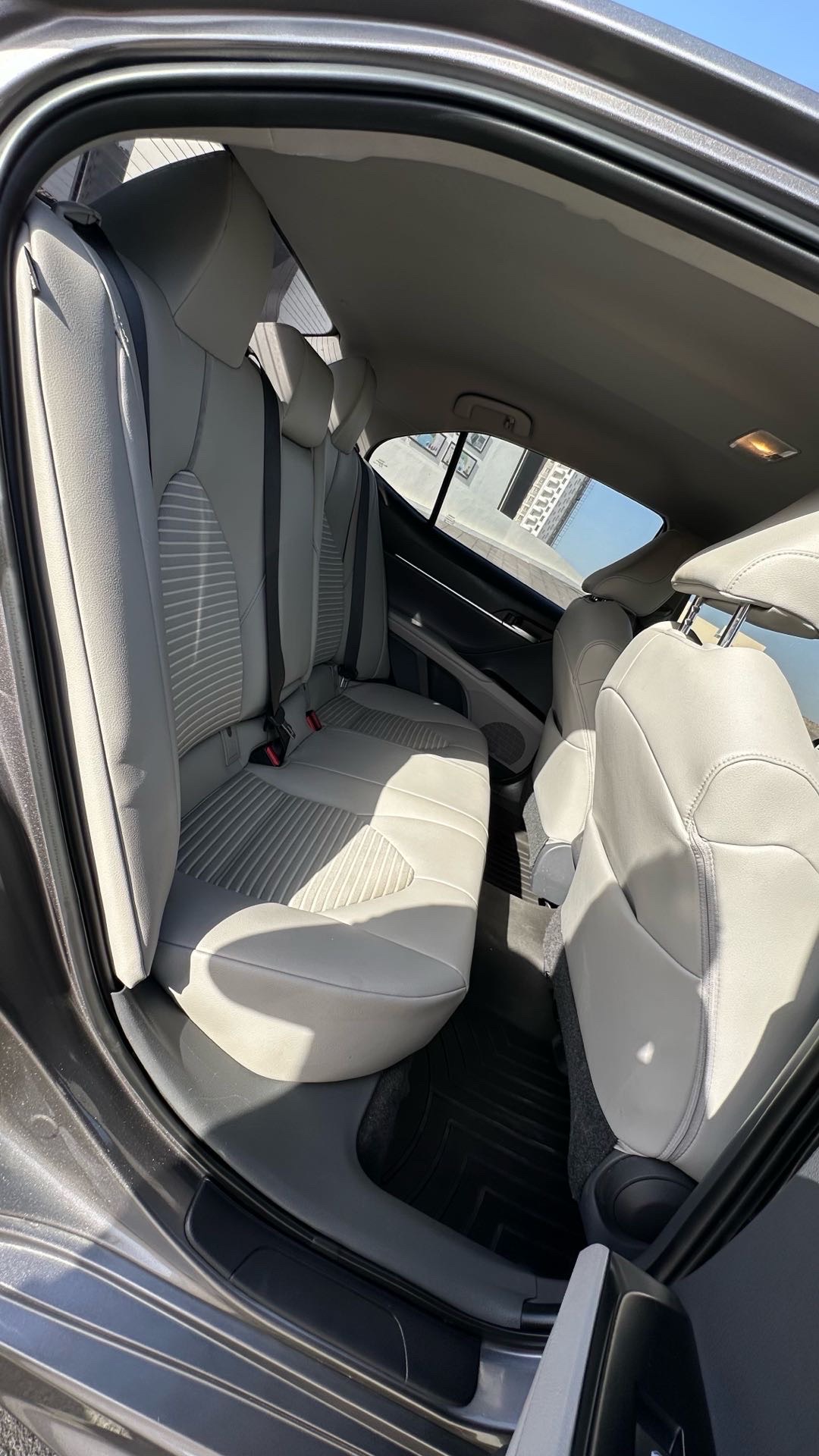 2019 Toyota Camry SE thumbnail 8