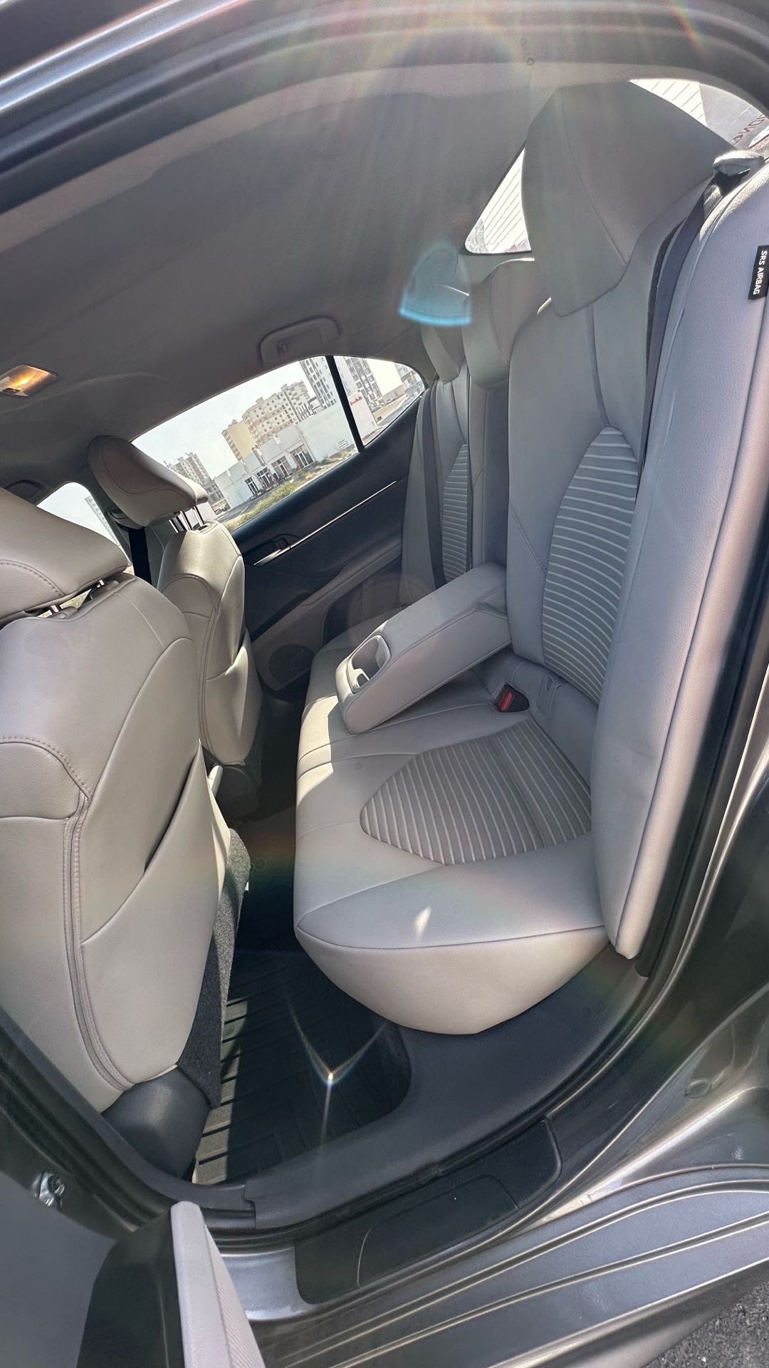 2019 Toyota Camry SE thumbnail 13