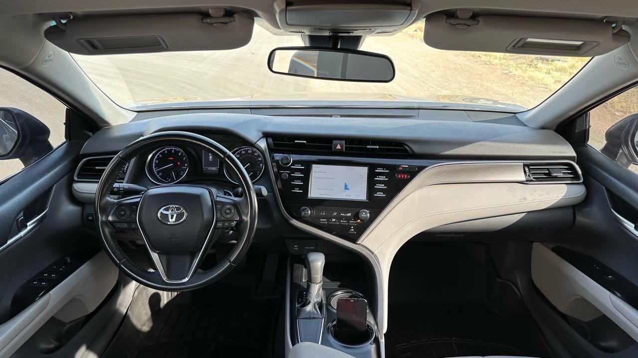 2019 Toyota Camry SE thumbnail 19