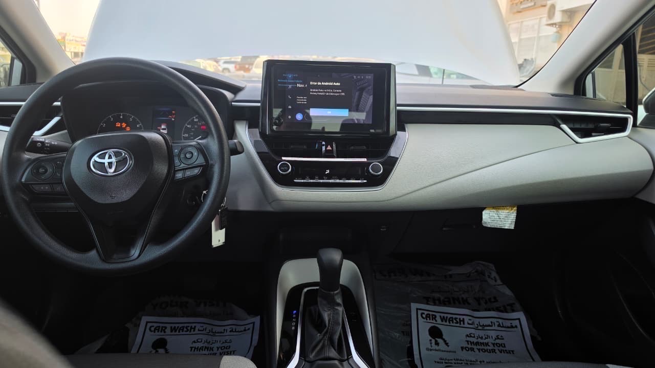2025 Toyota Corolla LE thumbnail 9