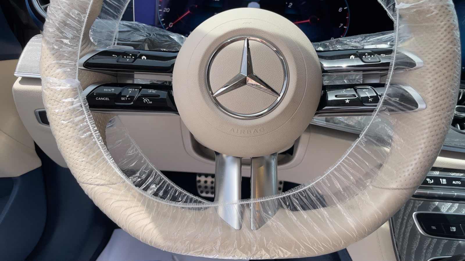 2022 Mercedes-Benz E-Class E 450 AMG Line thumbnail 24