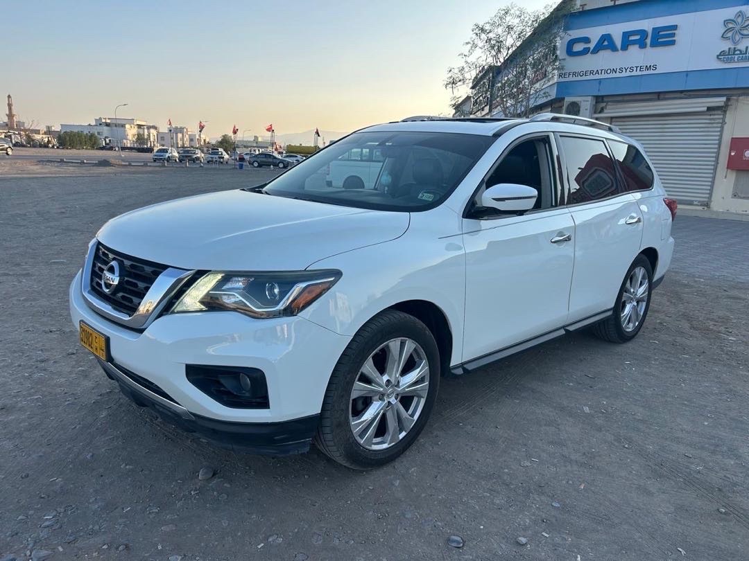 2018 Nissan Pathfinder SL