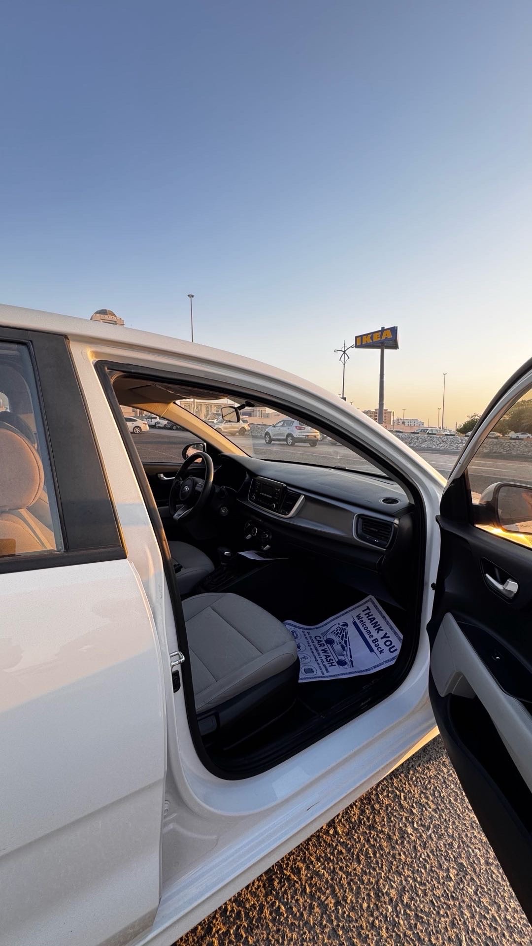 2020 Kia Rio LX thumbnail 4