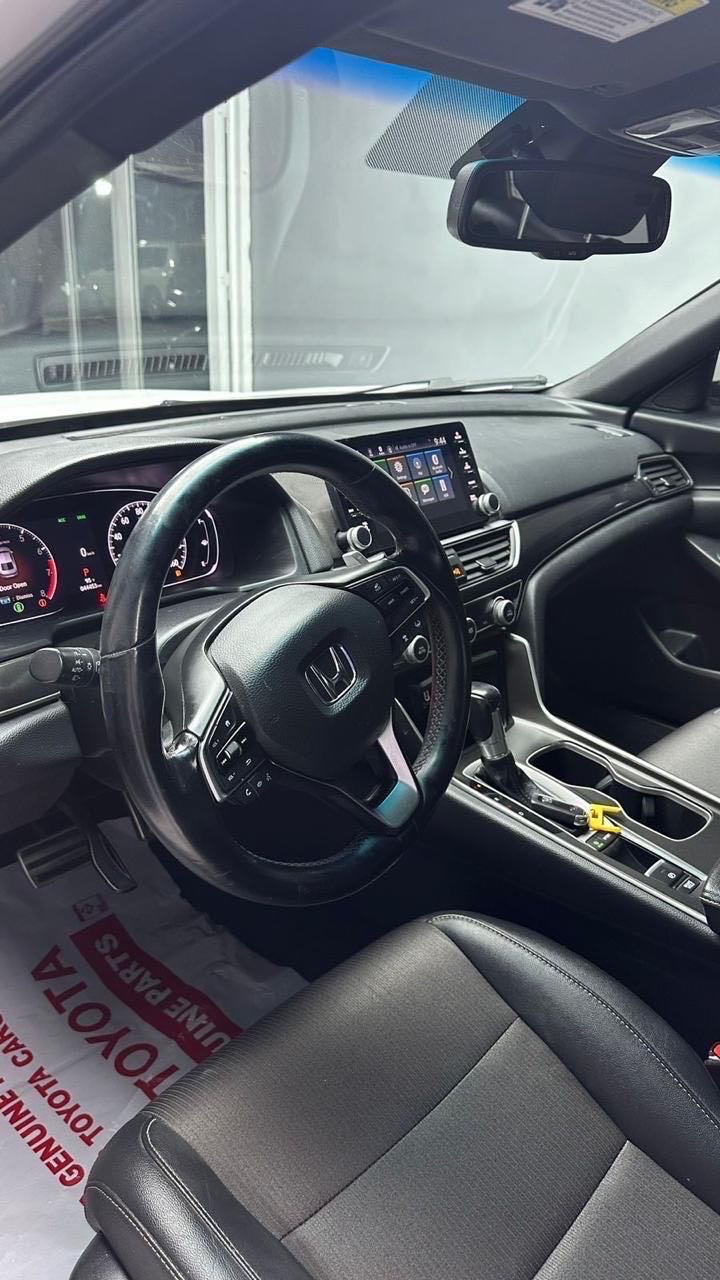 2020 Honda Accord LX thumbnail 5