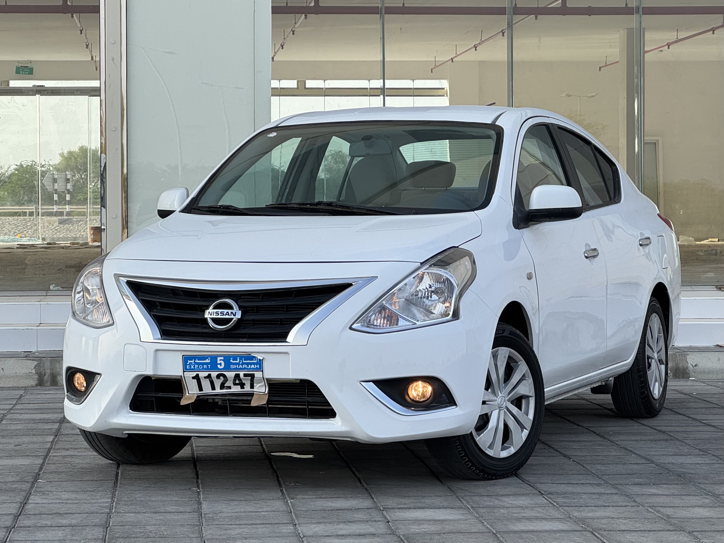 2023 Nissan Sunny GL-S thumbnail 3