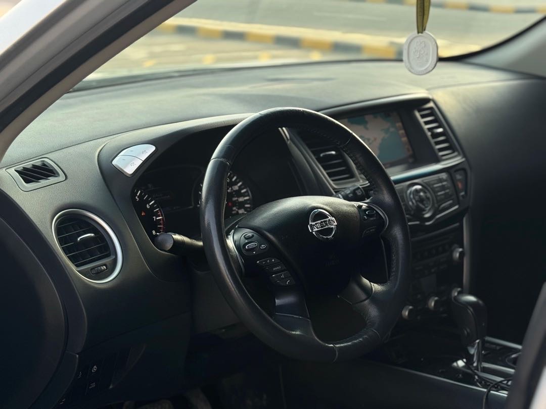 2018 Nissan Pathfinder SV thumbnail 12