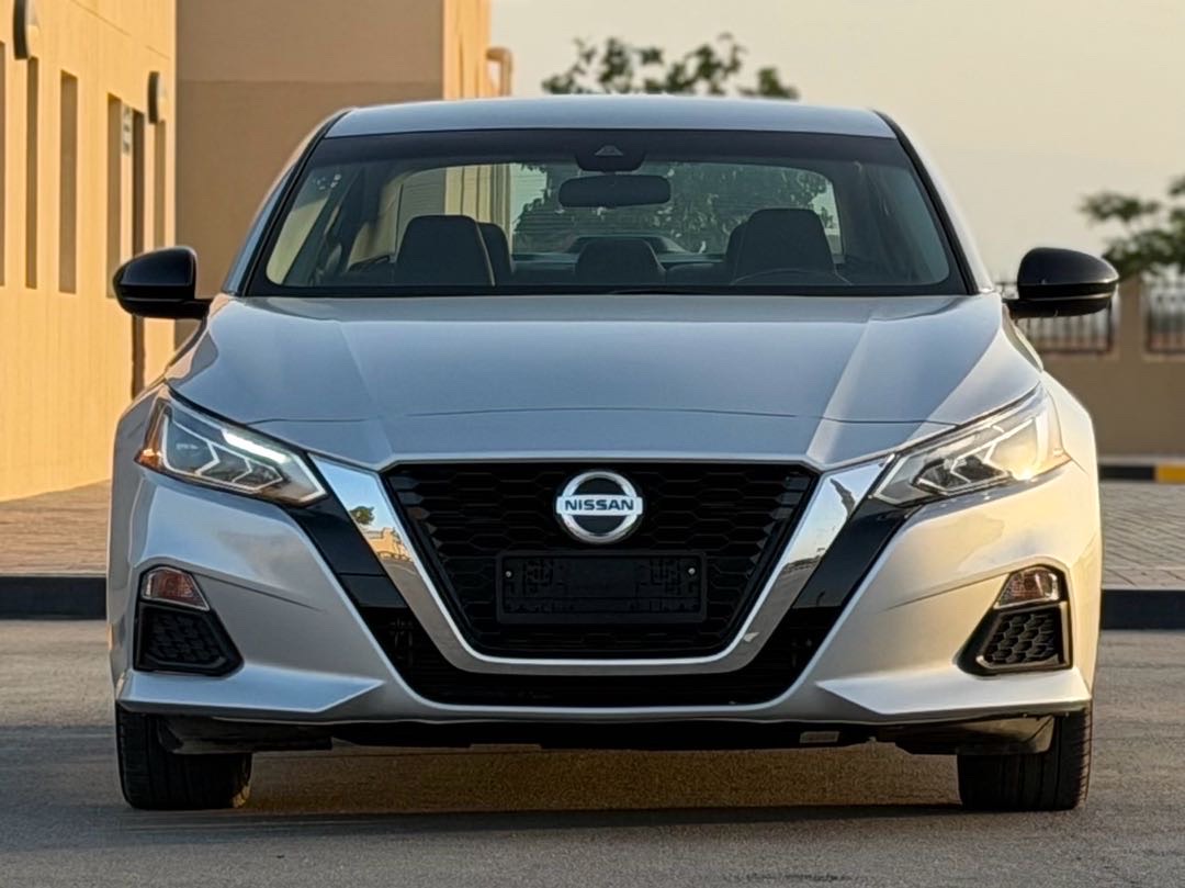 2021 Nissan Altima SR thumbnail 2
