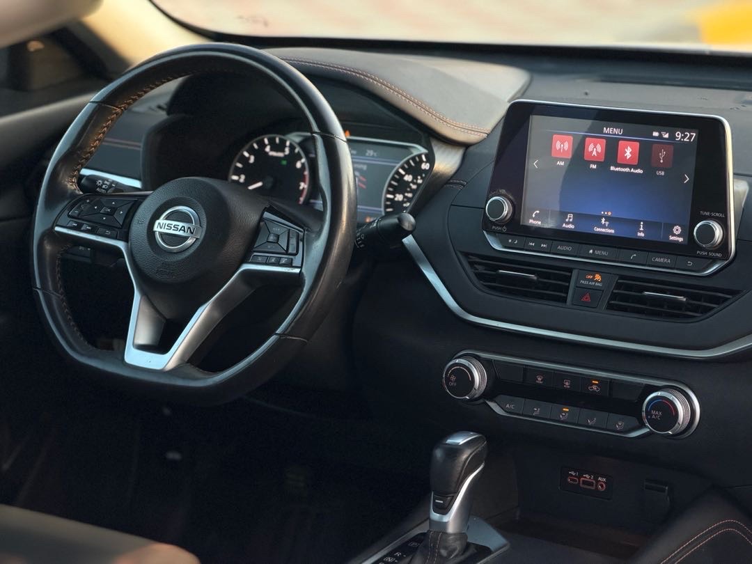 2021 Nissan Altima SR thumbnail 8