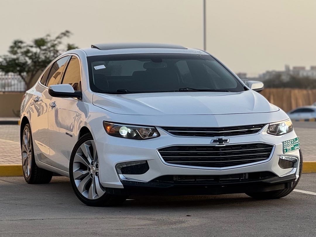 2018 Chevrolet Malibu Premier thumbnail 3