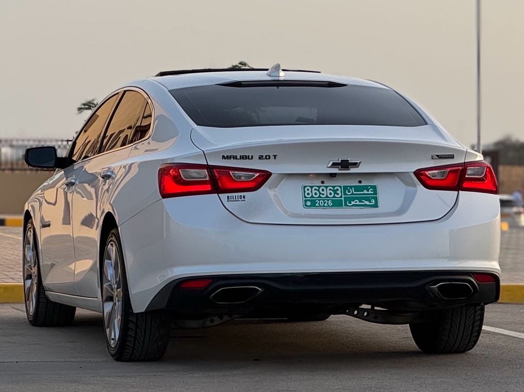 2018 Chevrolet Malibu Premier thumbnail 4