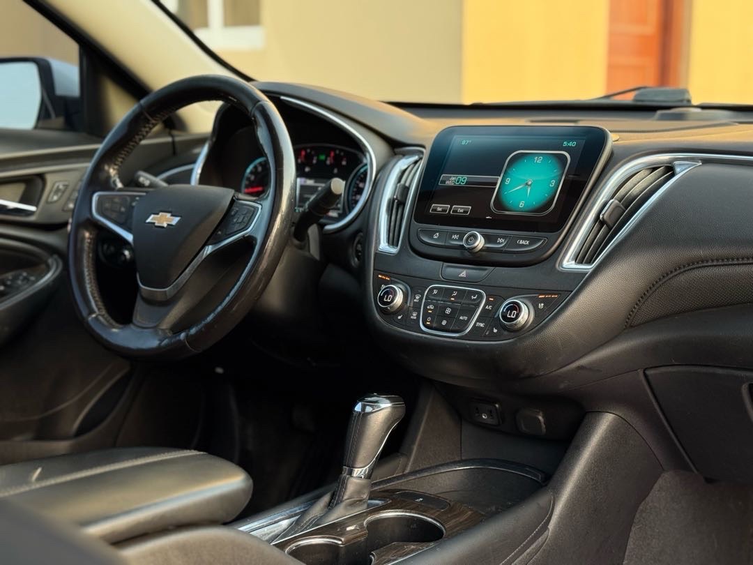 2018 Chevrolet Malibu Premier thumbnail 9