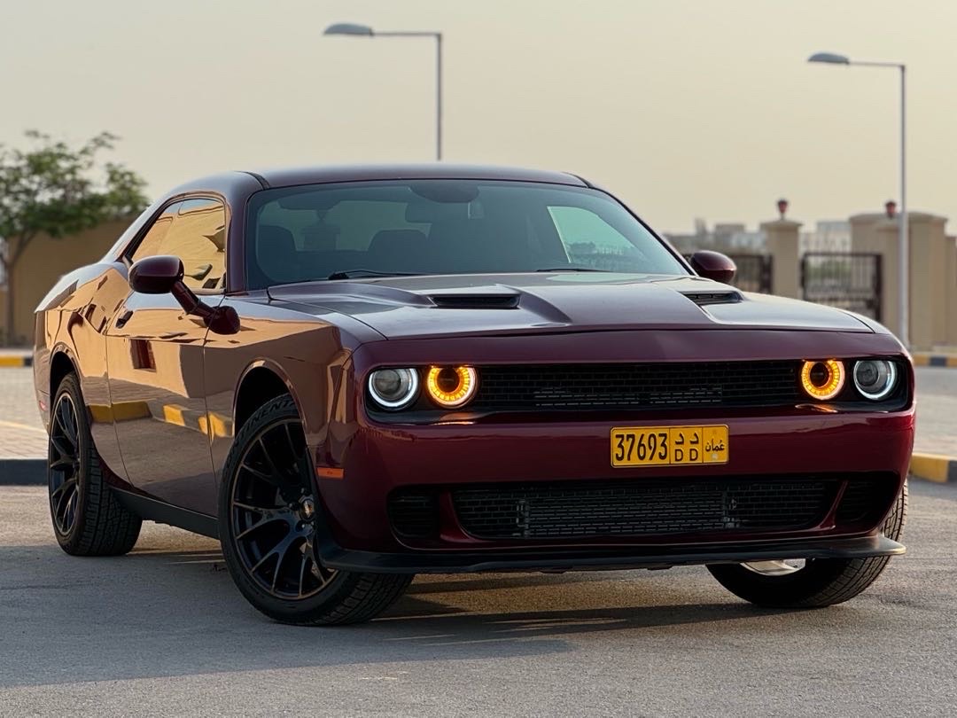 2019 Dodge Challenger SXT thumbnail 3