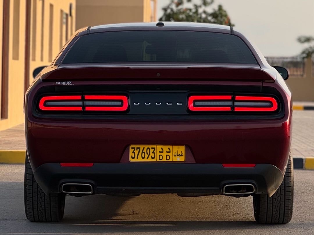 2019 Dodge Challenger SXT thumbnail 4