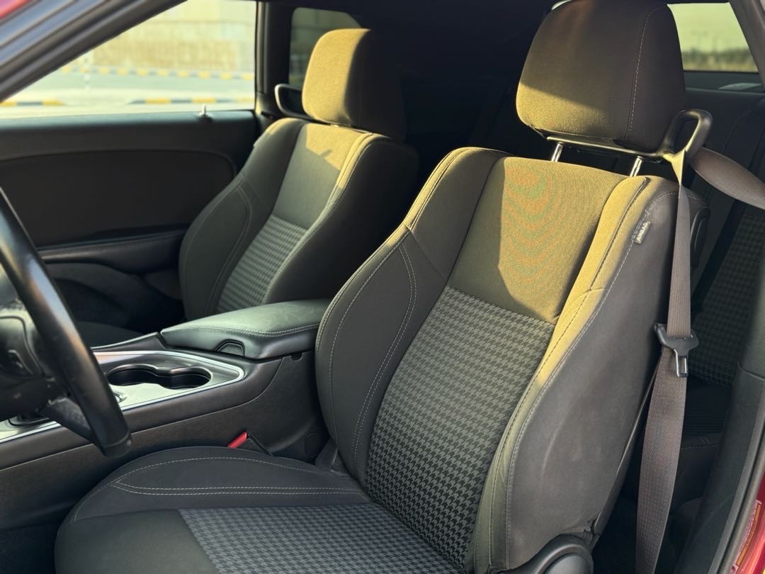 2019 Dodge Challenger SXT thumbnail 6