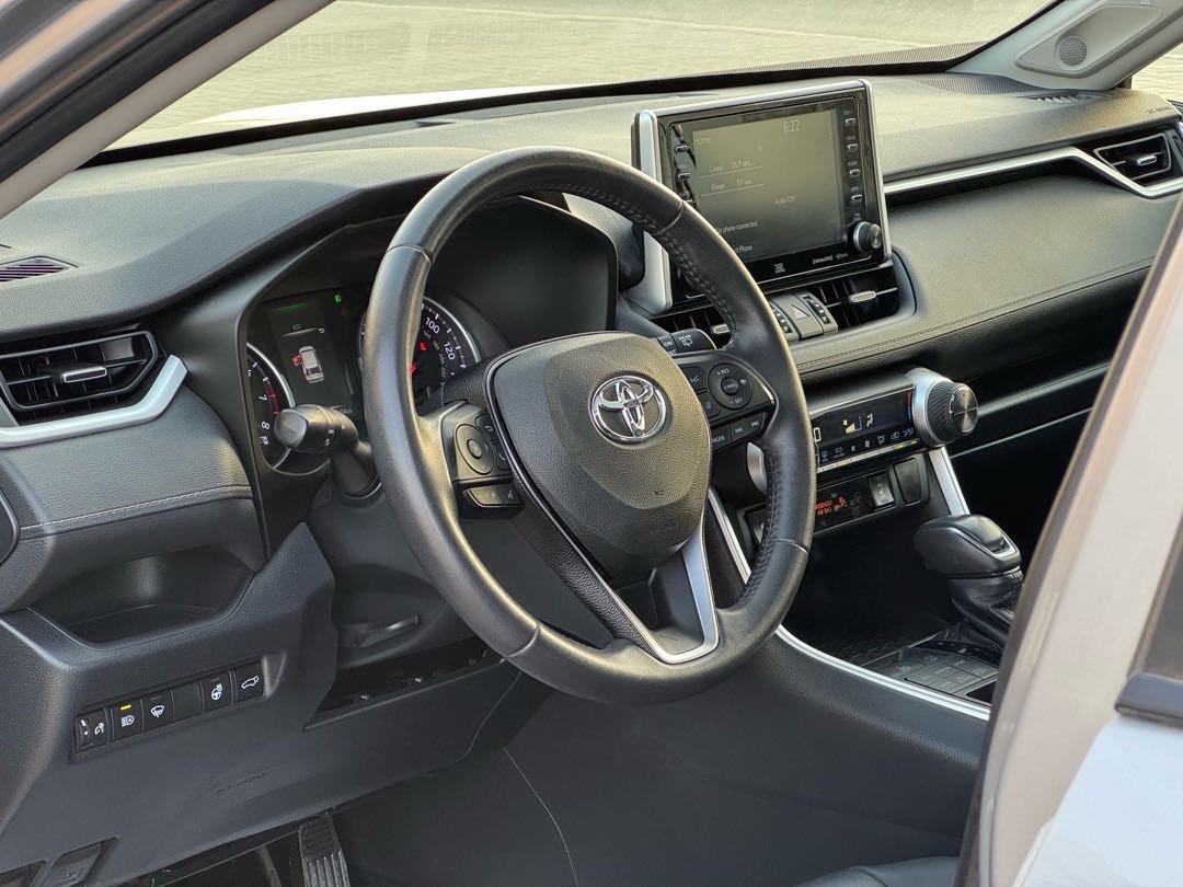 2019 Toyota Rav4 XLE thumbnail 8