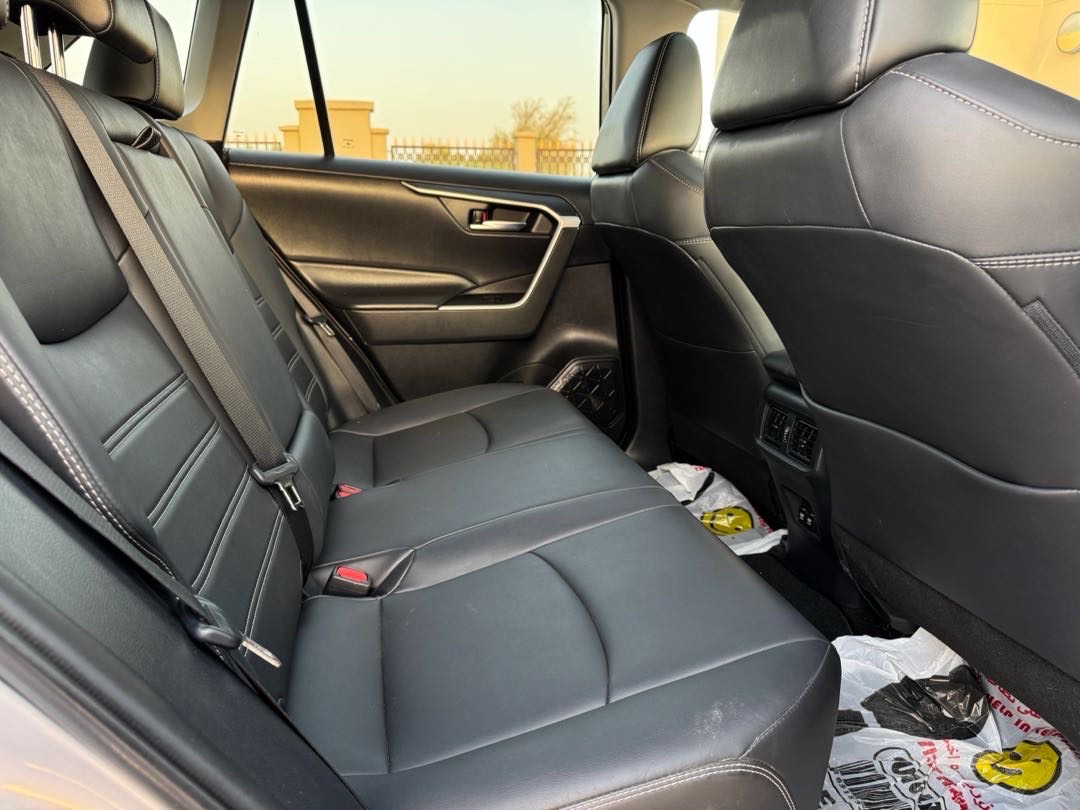 2019 Toyota Rav4 XLE thumbnail 10