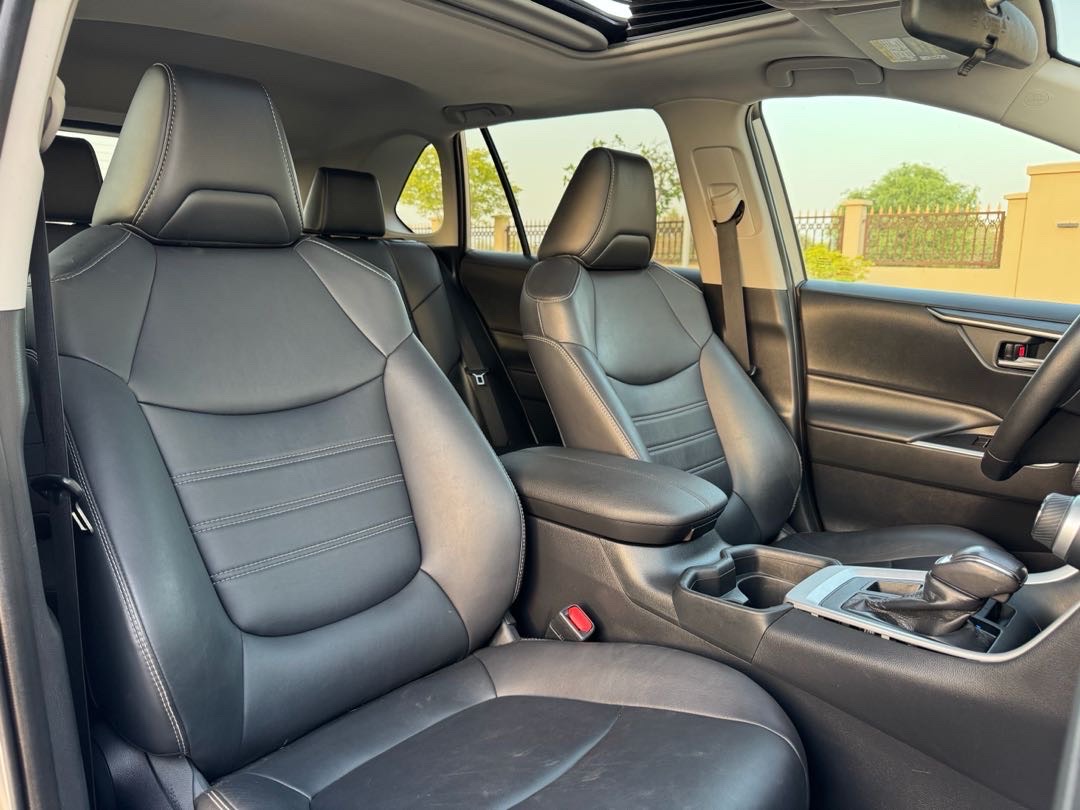 2019 Toyota Rav4 XLE thumbnail 11