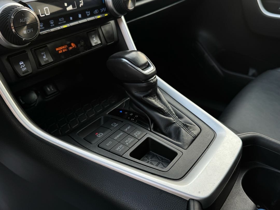 2019 Toyota Rav4 XLE thumbnail 13