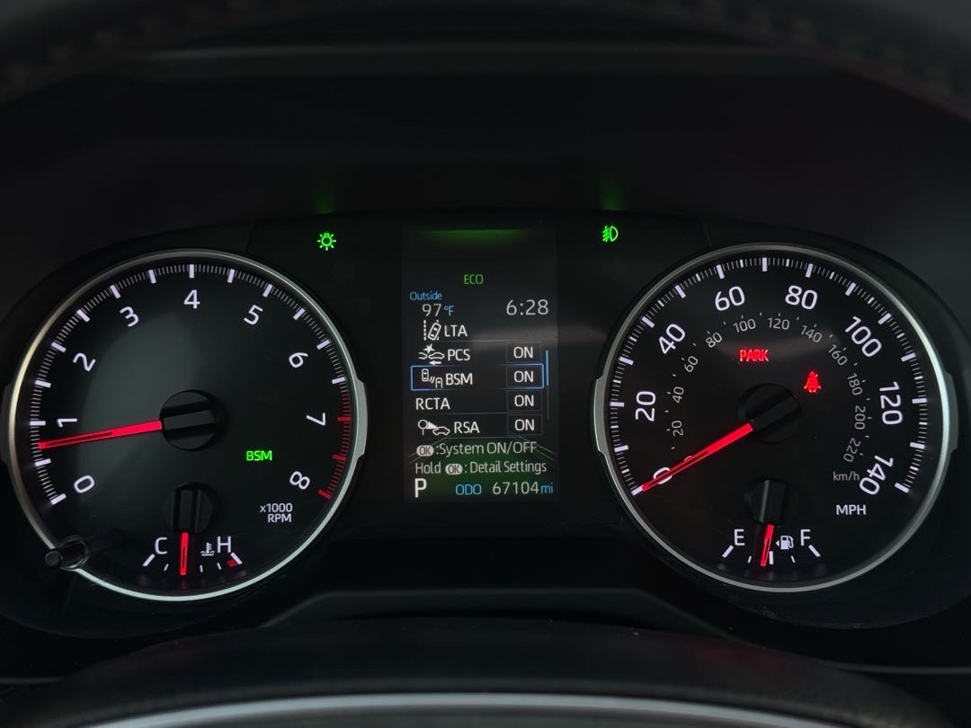 2019 Toyota Rav4 XLE thumbnail 16
