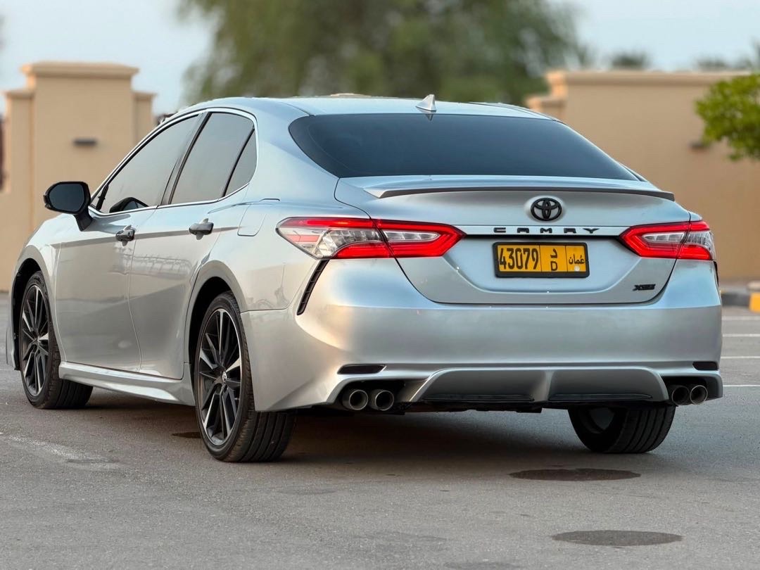 2019 Toyota Camry XSE thumbnail 4