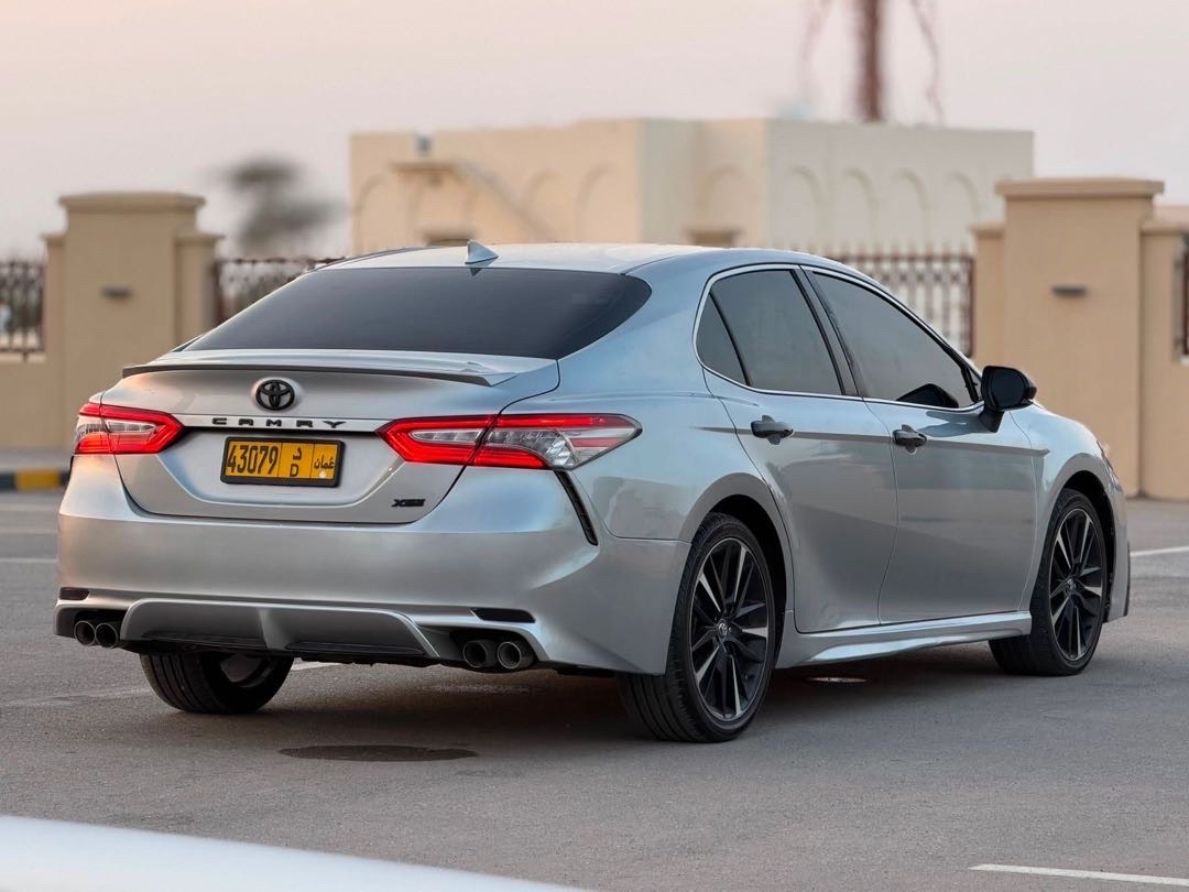 2019 Toyota Camry XSE thumbnail 5