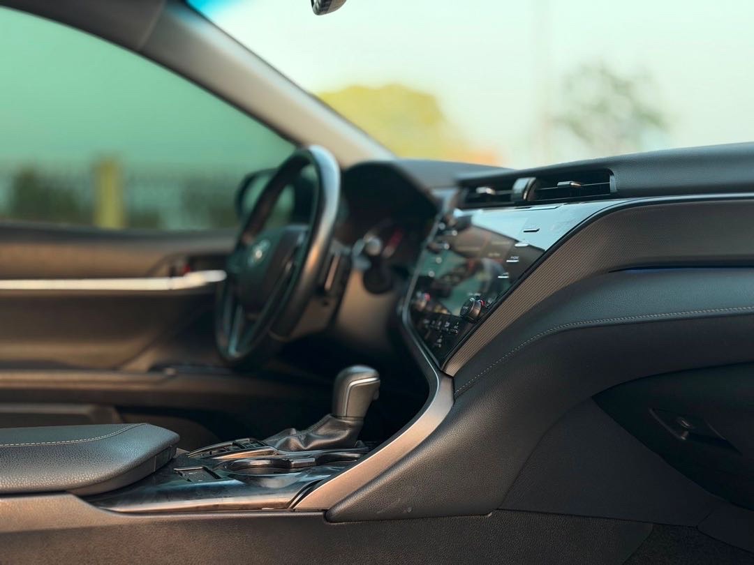 2019 Toyota Camry XSE thumbnail 6