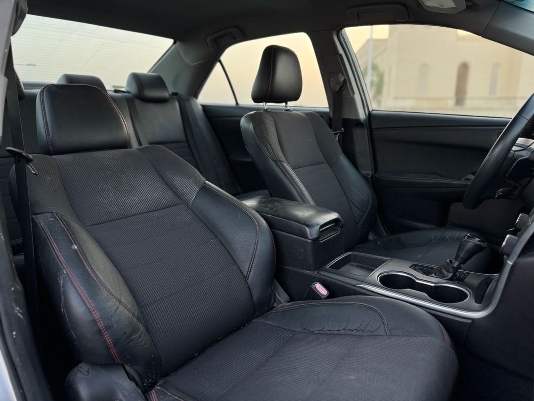 2017 Toyota Camry SE thumbnail 9