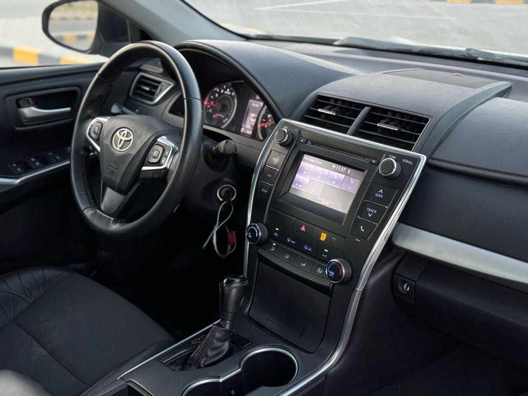 2017 Toyota Camry SE thumbnail 10