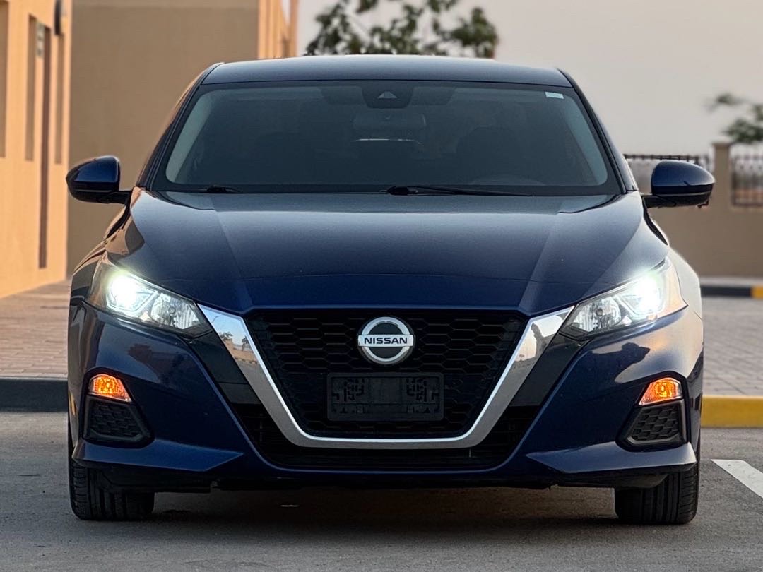 2022 Nissan Altima S thumbnail 2
