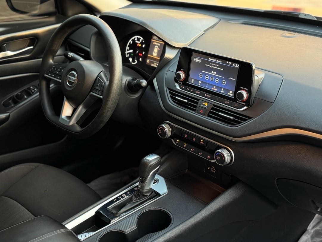 2022 Nissan Altima S thumbnail 10