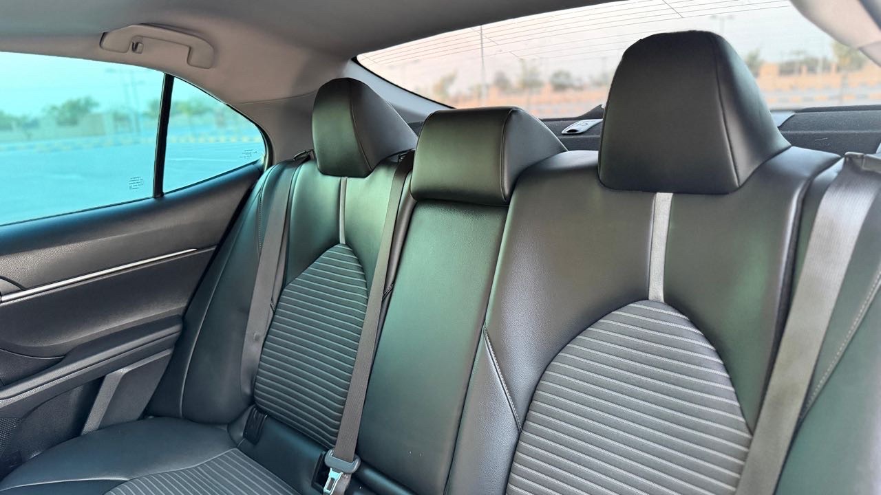 2021 Toyota Camry SE thumbnail 10
