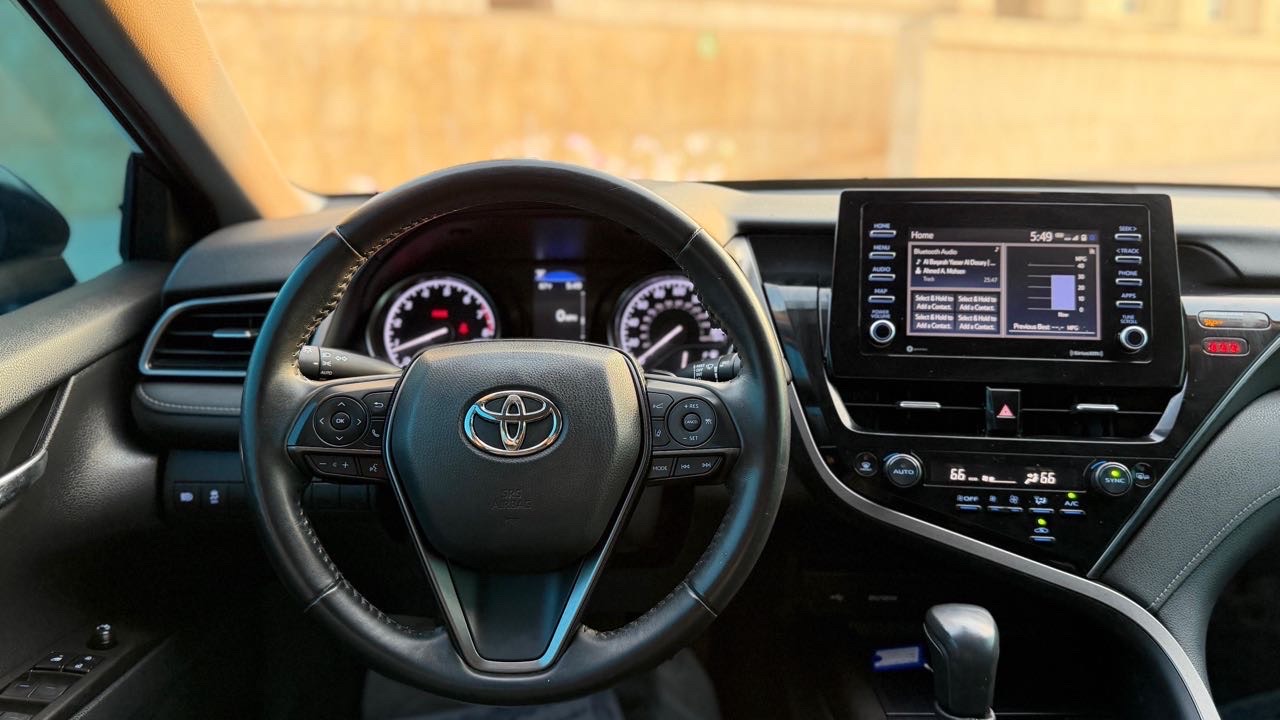 2021 Toyota Camry SE thumbnail 13