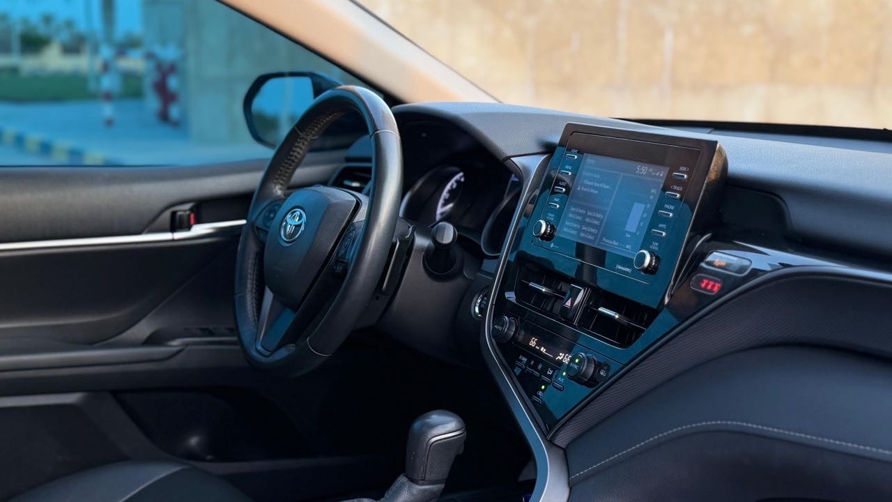 2021 Toyota Camry SE thumbnail 14